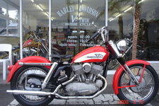 1956年 Harley Davidson KHK900
